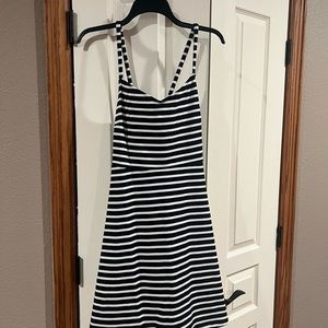 Ladies dress. Size Medium. NWT